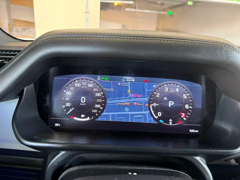 لاند روفر ديفندر 2020